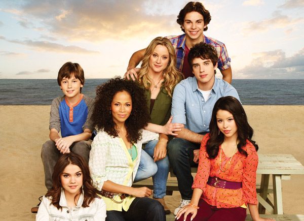 web_cover_thefosters_cast_credit_andrew-eccles-abcyfamily