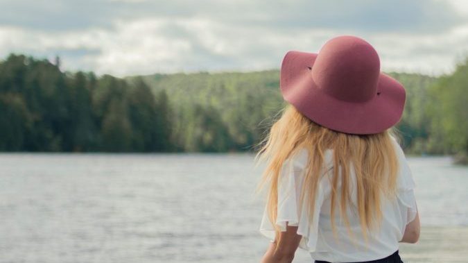 Femme woman on a lake