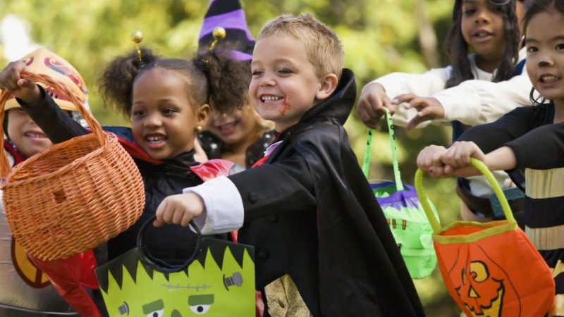 Trick Or Treat: Rainbow Families Halloween Disco 2016